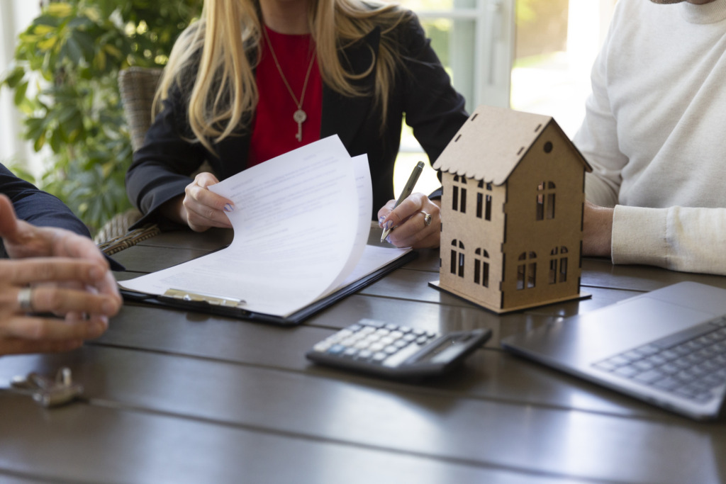 Impostos que paga un estranger en comprar habitatge a Espanya